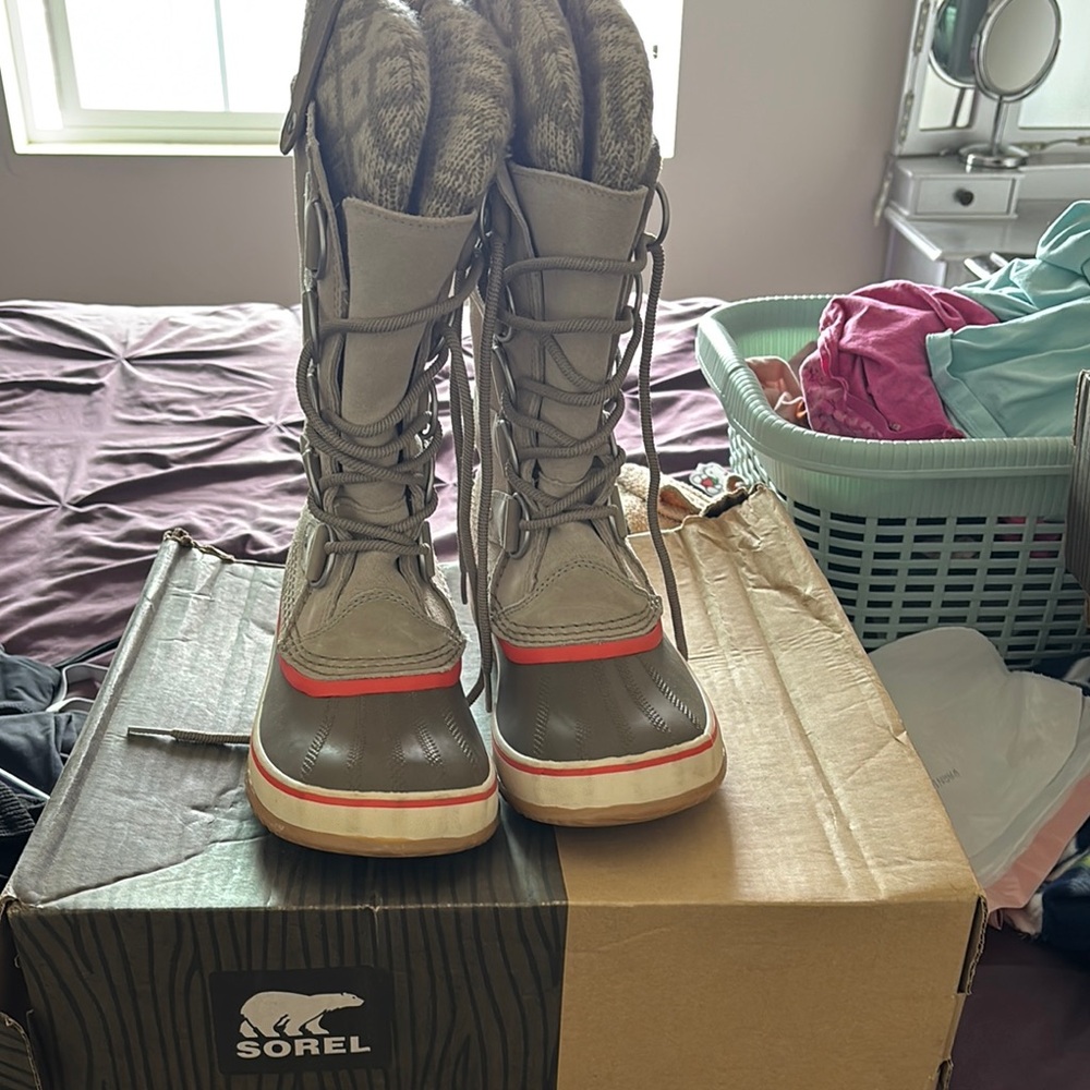 Sorel Gray and Red Winter Boots